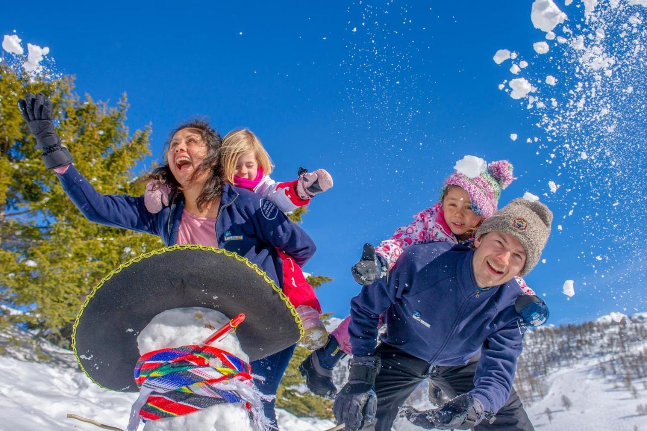 Vtf Le Grand Hotel Montgenevre Bagian luar foto