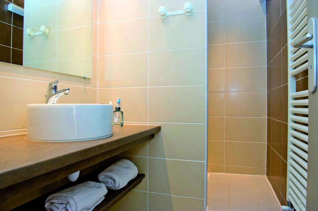 Vtf Le Grand Hotel Montgenevre Bagian luar foto
