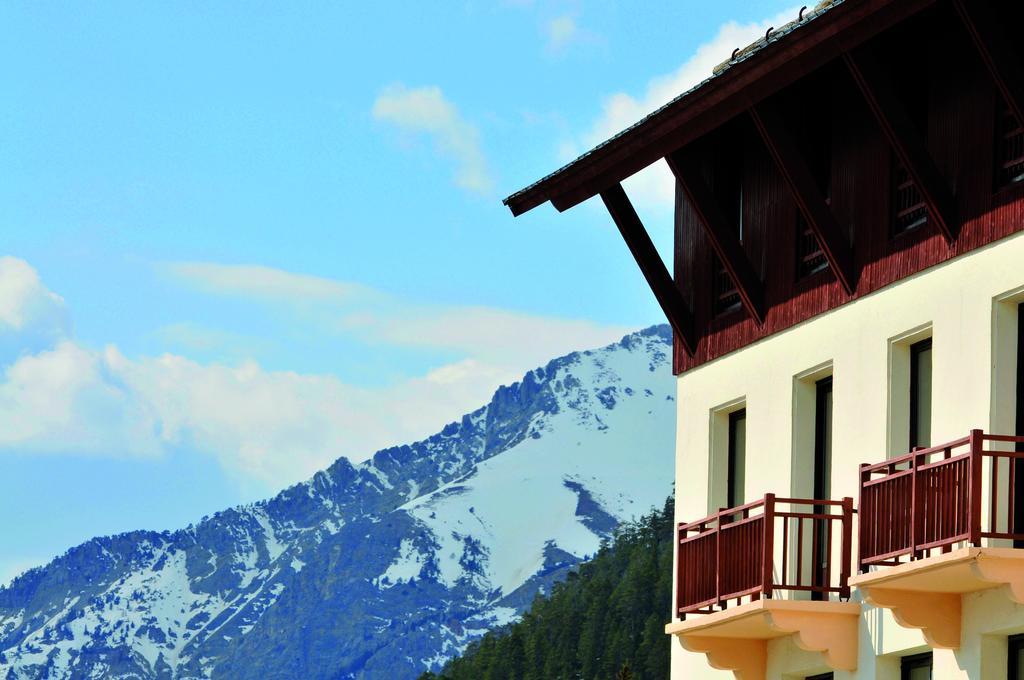Vtf Le Grand Hotel Montgenevre Bagian luar foto