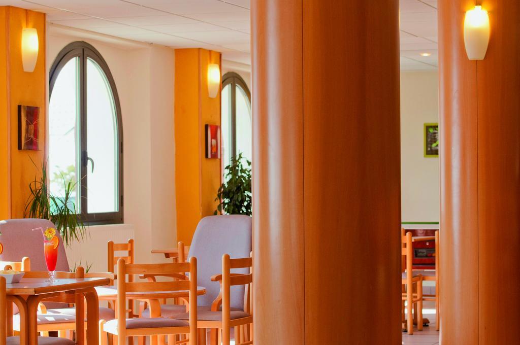 Vtf Le Grand Hotel Montgenevre Bagian luar foto