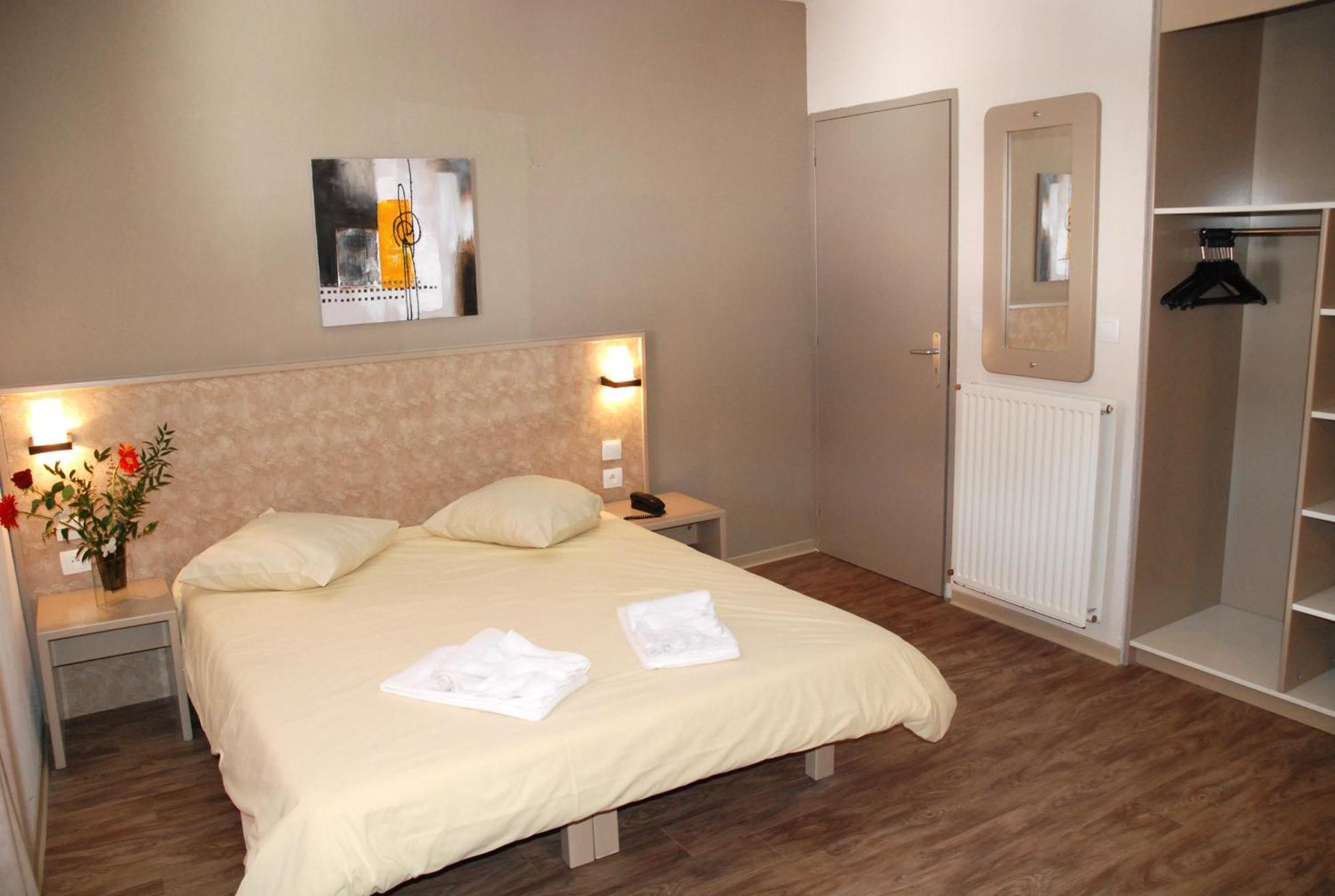 Vtf Le Grand Hotel Montgenevre Bagian luar foto
